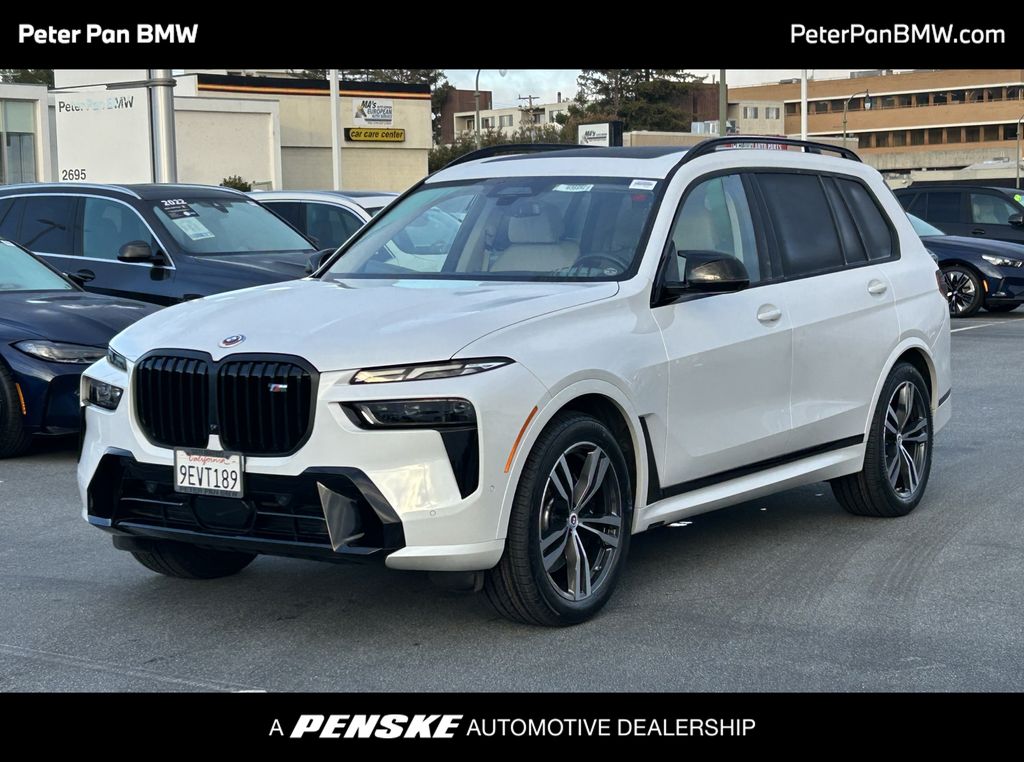 2023 BMW X7 M60i AWD