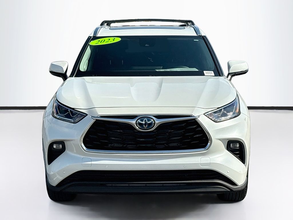 Thumbnail: 2023 Toyota Highlander - 2
