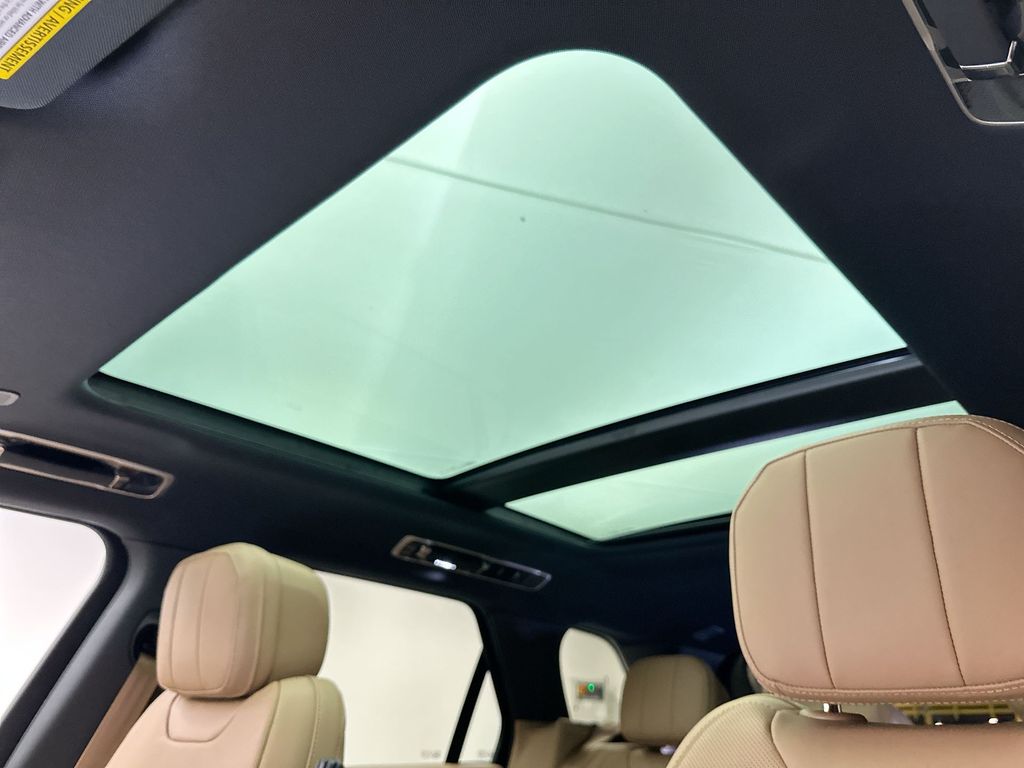 Thumbnail: 2025 Land Rover Range Rover Sport - 10