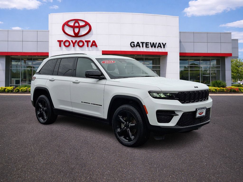 Thumbnail: 2023 Jeep Grand Cherokee - 3