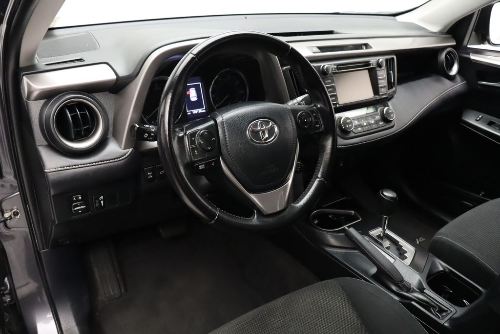 Thumbnail: 2016 Toyota RAV4 - 15