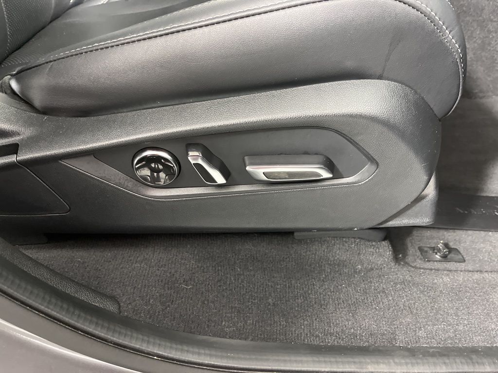 Thumbnail: 2023 Acura MDX - 6