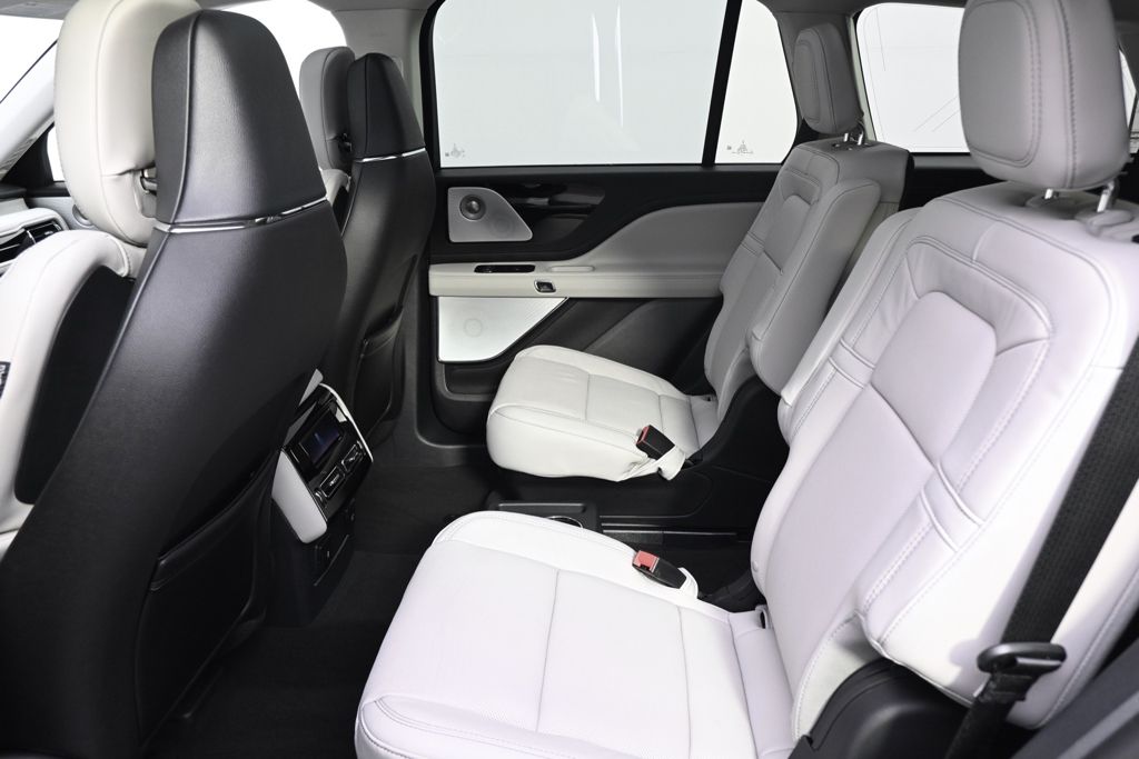 New 2026 White Lincoln Reserve image 21