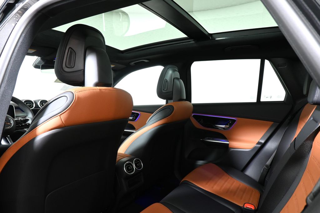 2025 Mercedes-Benz GLC 300 23