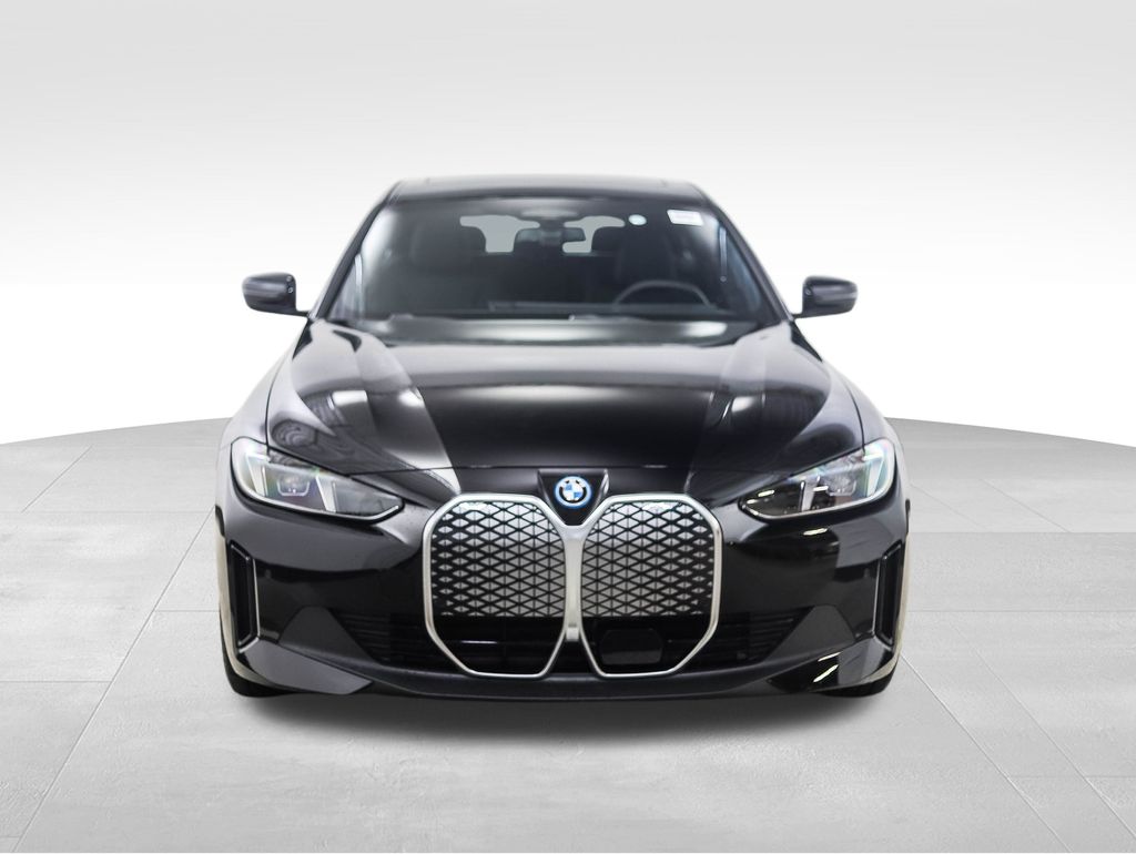 Thumbnail: 2025 BMW i4 - 8