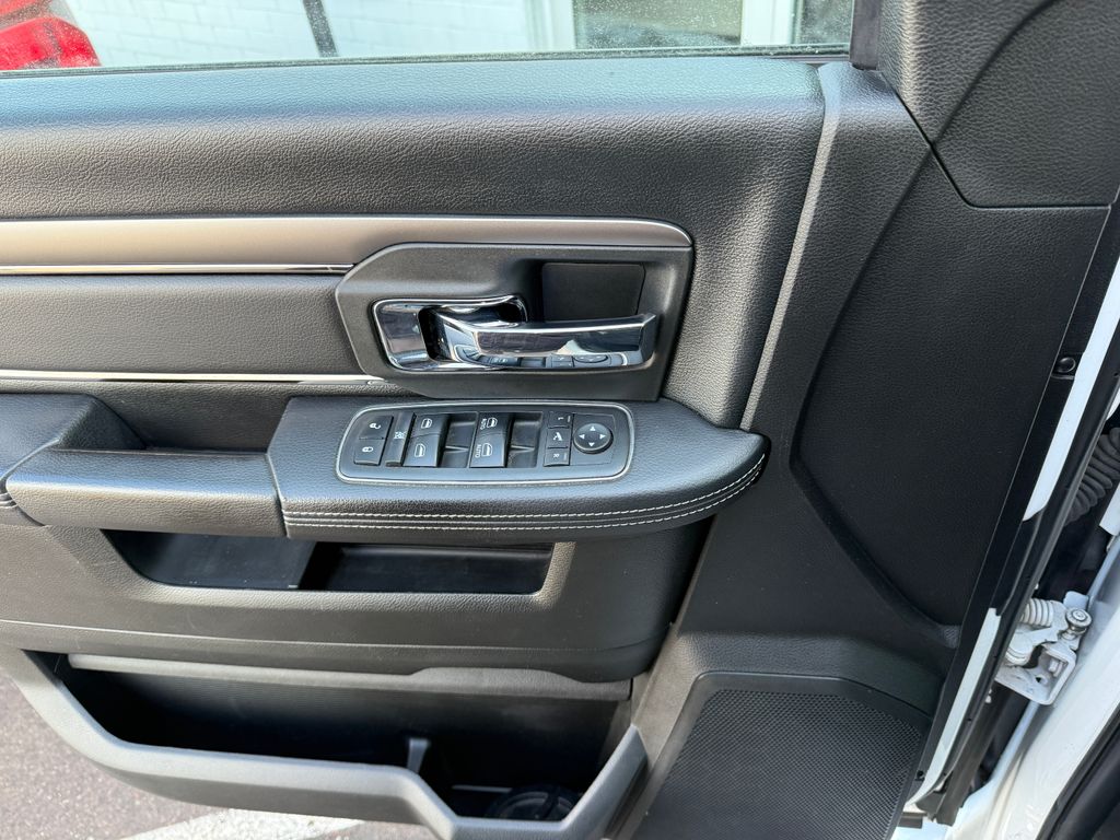Used 2018 White Ram Laramie image 41