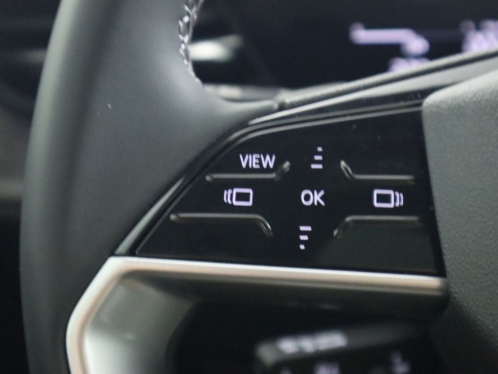 Thumbnail: 2025 Audi Q5 - 12