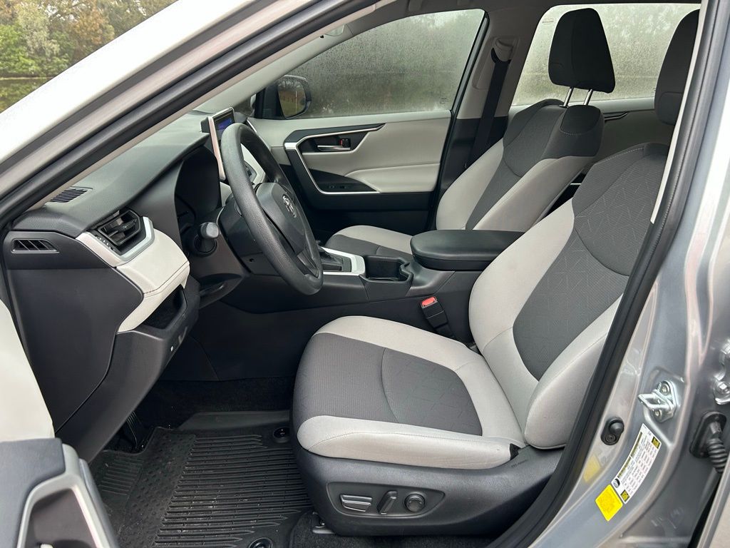 Thumbnail: 2025 Toyota RAV4 - 13