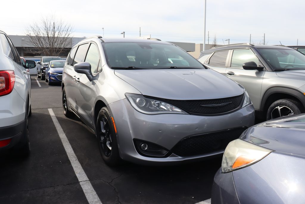 2019 Chrysler Pacifica  5