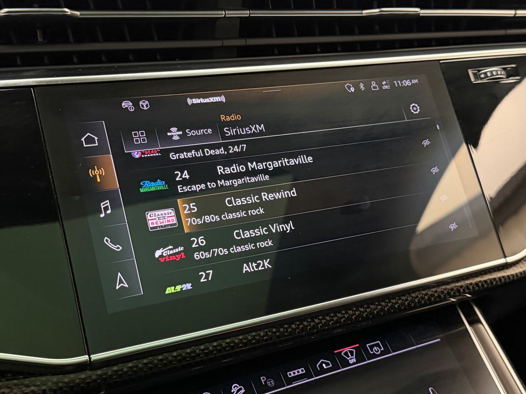 Thumbnail: 2023 Audi SQ7 - 30