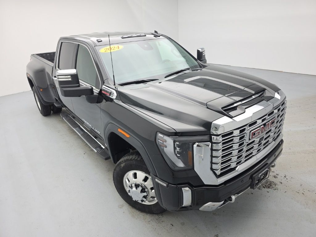 2024 GMC Sierra 3500HD Denali Crew Cab 4WD