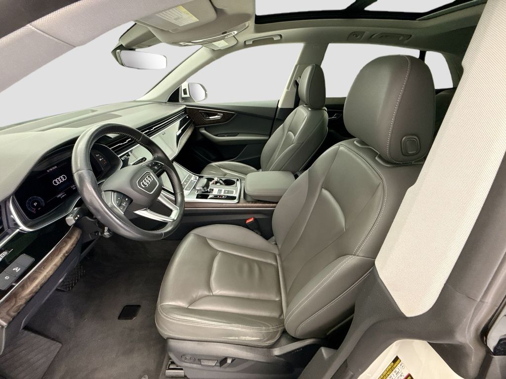 Thumbnail: 2019 Audi Q8 - 18