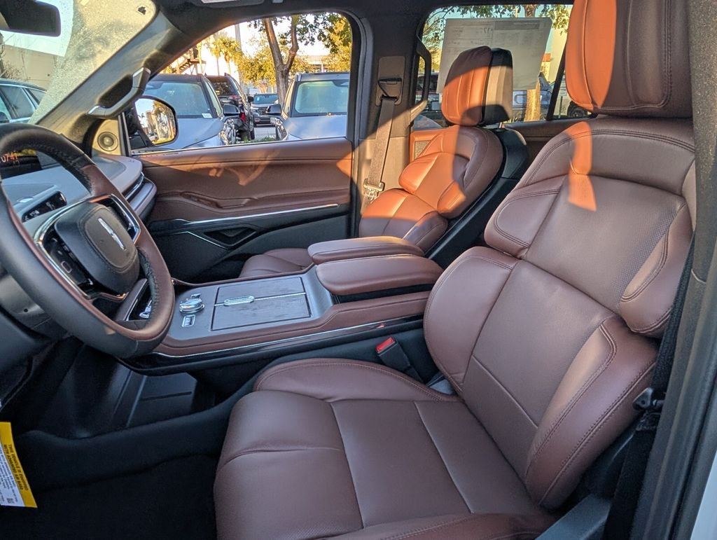 new 2026 Lincoln Navigator car, priced at $103,233