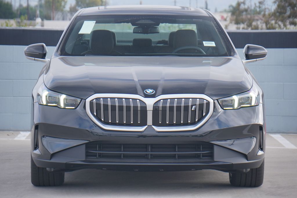 Thumbnail: 2026 BMW i5 - 2