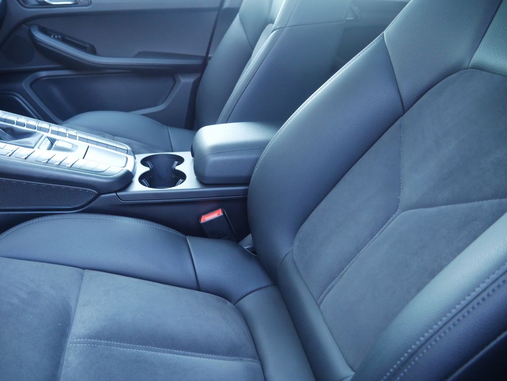 Thumbnail: 2020 Porsche Macan - 5