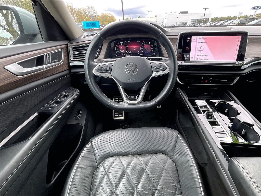2024 Volkswagen Atlas — photo 17