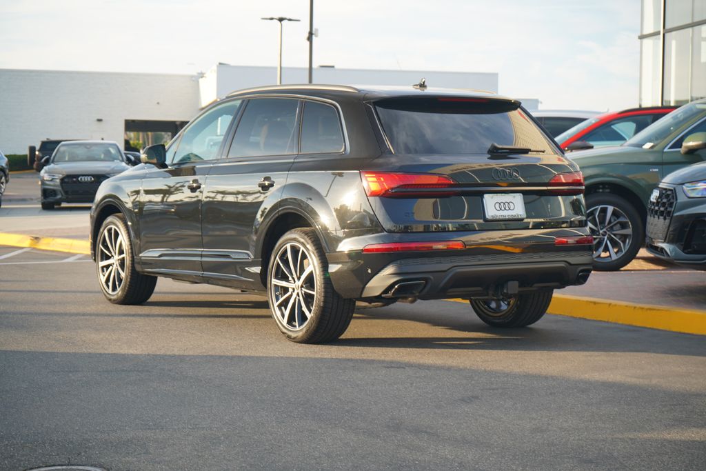 2025 Audi Q7  3