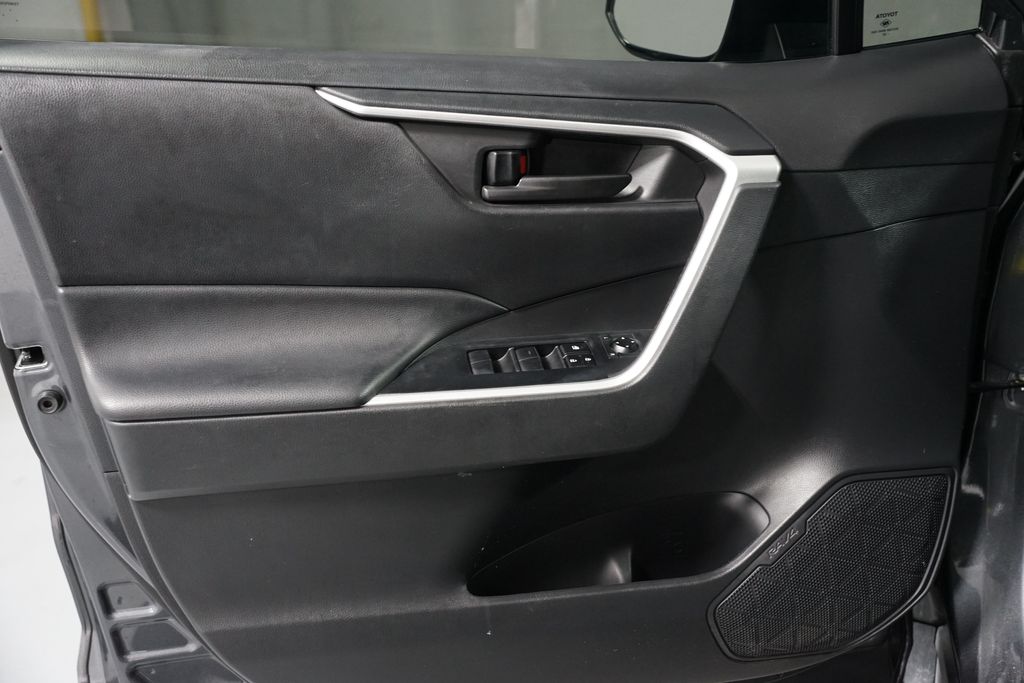 Thumbnail: 2023 Toyota RAV4 - 28