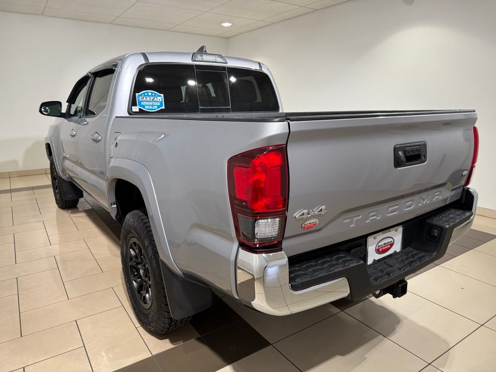 Thumbnail: 2019 Toyota Tacoma - 3