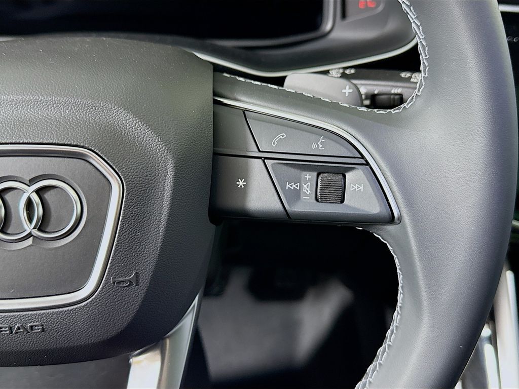 Thumbnail: 2026 Audi Q8 - 13