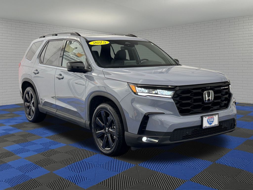 View vehicle photo 7