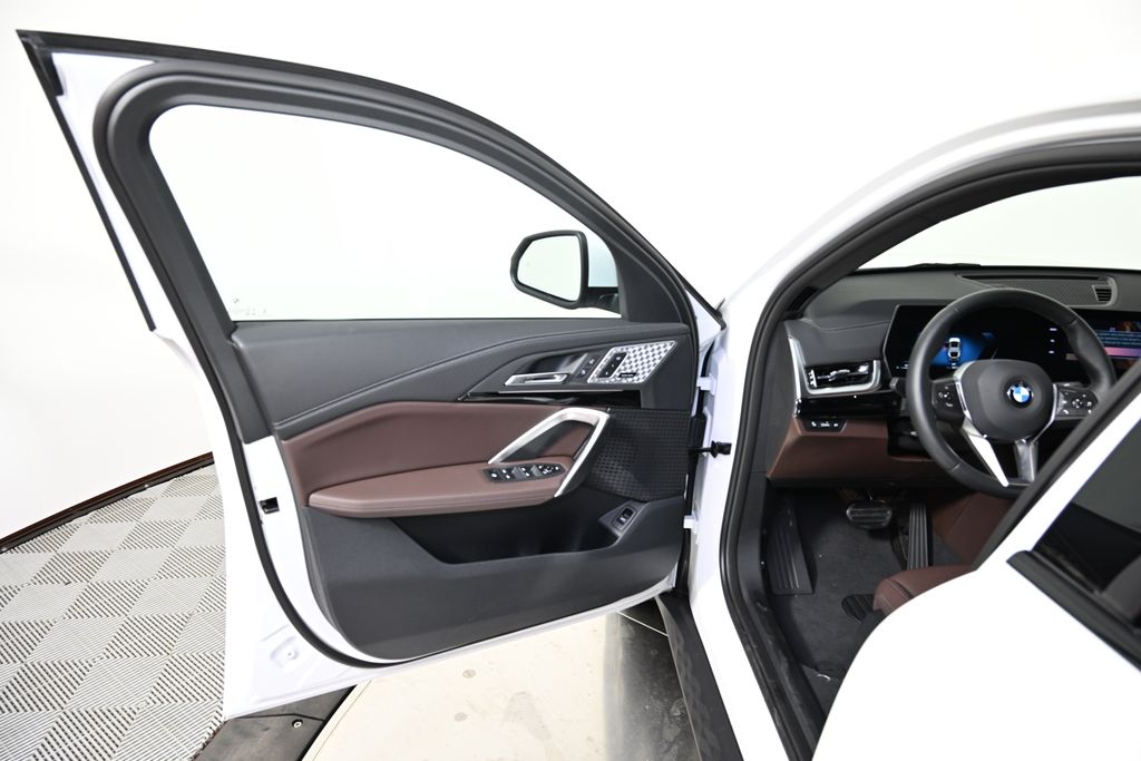 2025 BMW X2 xDrive28i 21