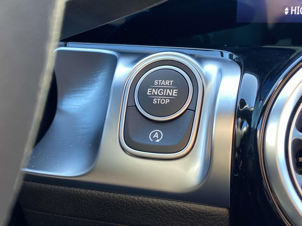 Thumbnail: 2025 Mercedes-Benz GLB - 26