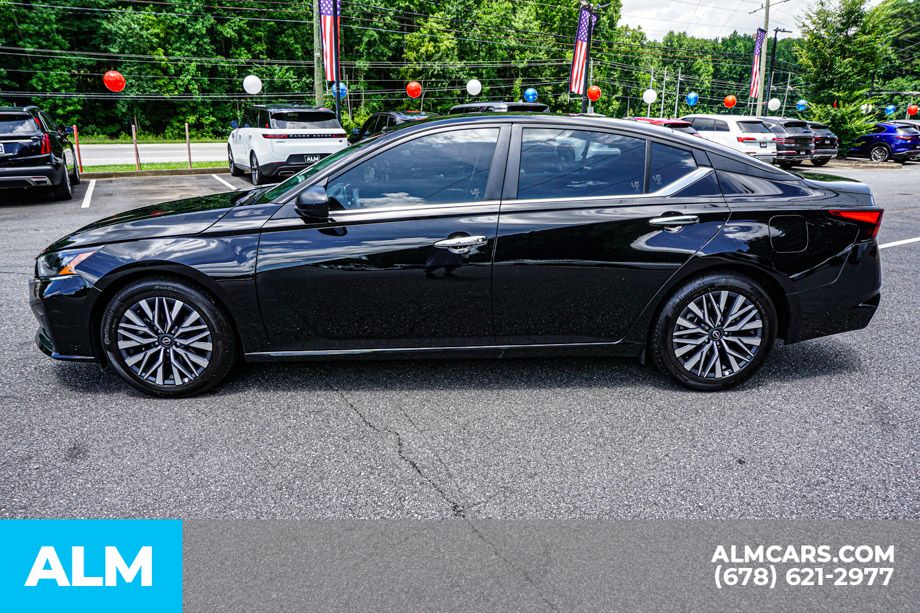 Used 2025 Black Nissan 2.5 SV image 7