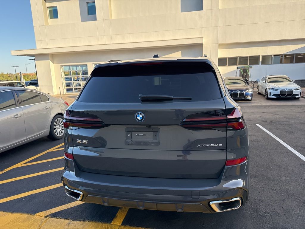 Thumbnail: 2026 BMW X5 - 6