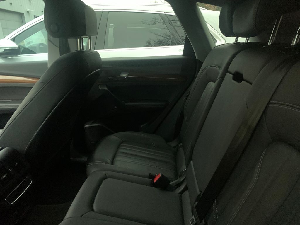 Thumbnail: 2023 Audi Q5 - 6