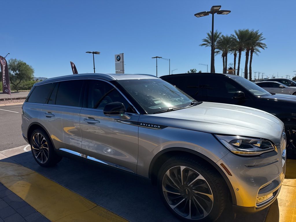 Thumbnail: 2022 Lincoln Aviator - 2