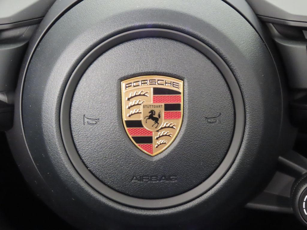 Thumbnail: 2026 Porsche Macan - 21