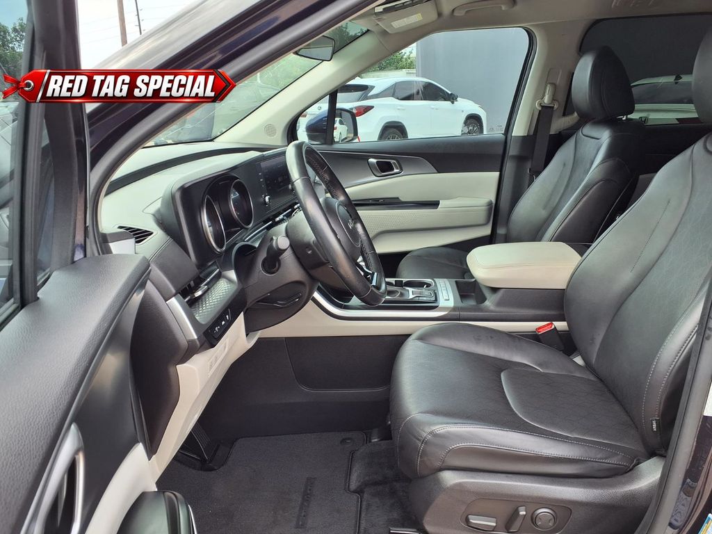 2022 Kia Carnival LXS - 9