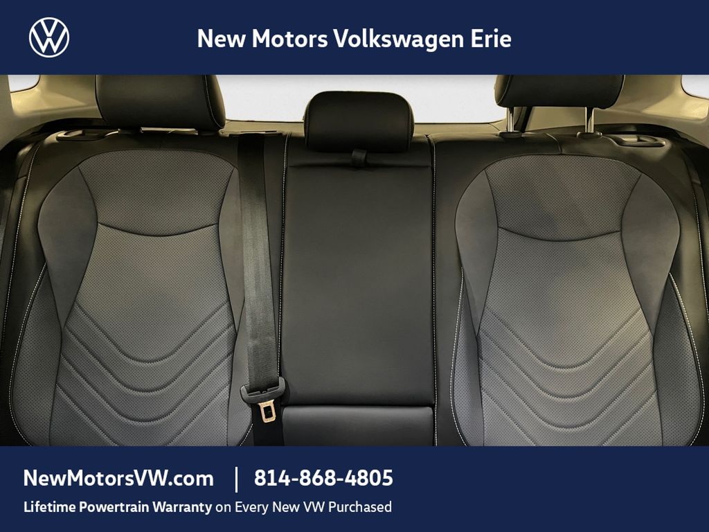 New 2026 Silver Metallic Volkswagen 2.0T SE image 12