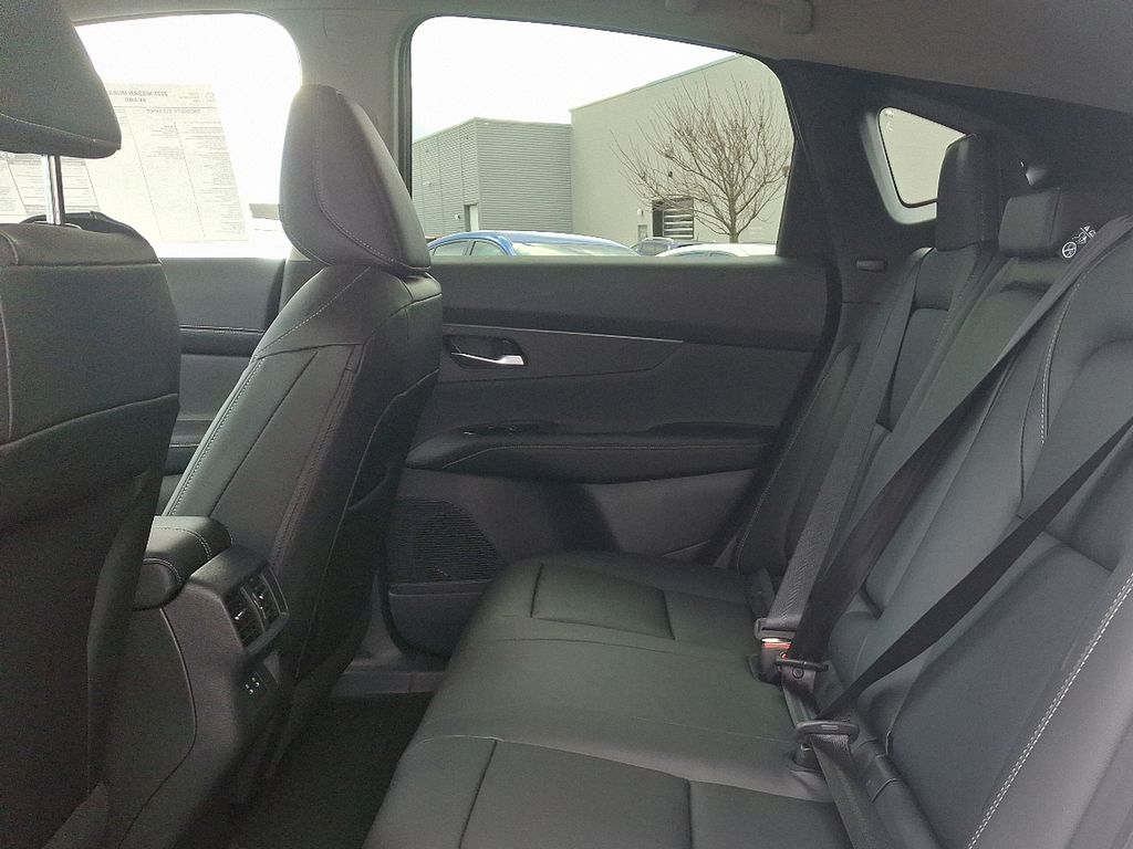 2025 Nissan Murano SV 8