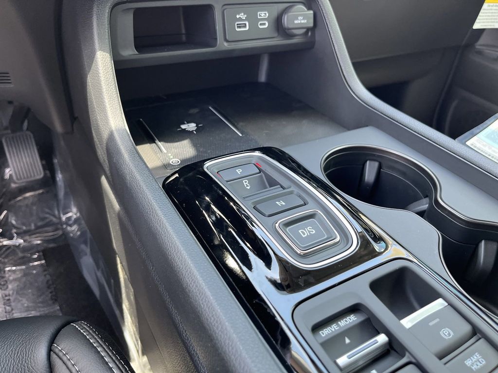 new 2025 Honda Pilot car, priced at $43,195