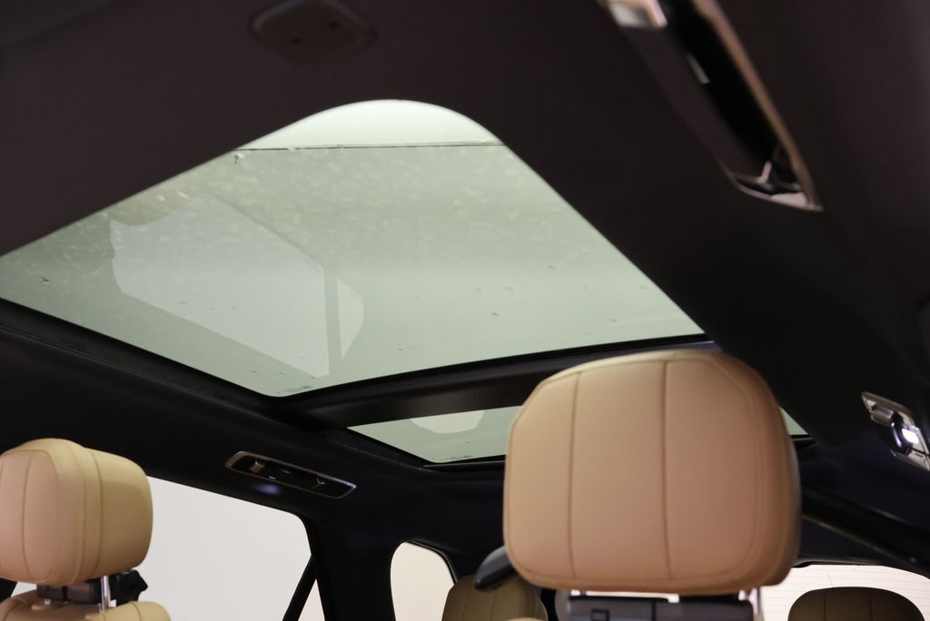 Thumbnail: 2026 Land Rover Range Rover Sport - 13