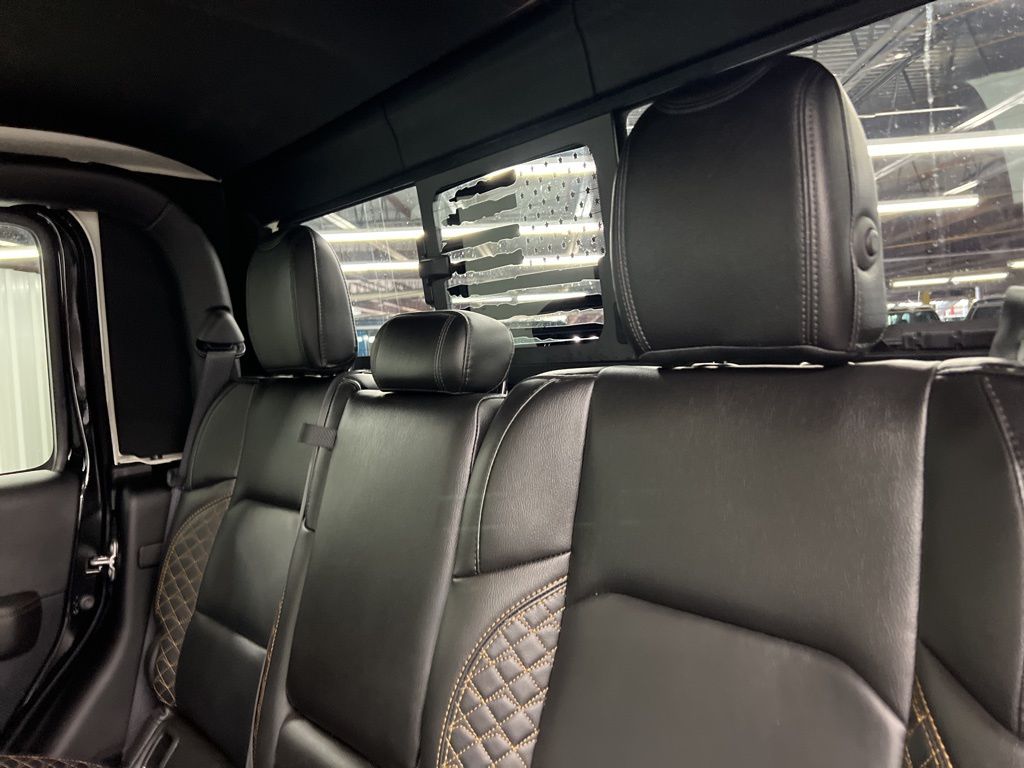 2021 Jeep Gladiator Overland - 10