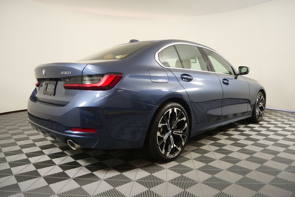 Thumbnail: 2025 BMW 3 Series - 3