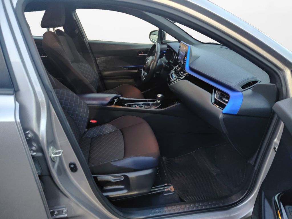 Used Car 2020 Toyota C-hr  Xle For Sale Under $20,000 In Austin, Texas