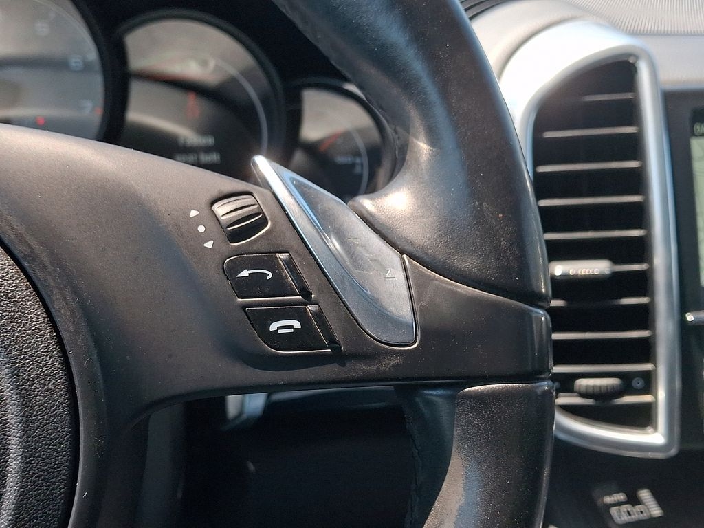 Thumbnail: 2012 Porsche Cayenne - 25