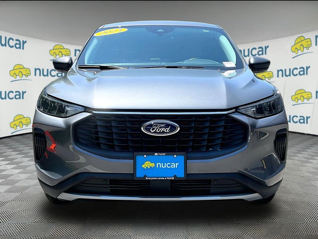 2023 Ford Escape — photo 2