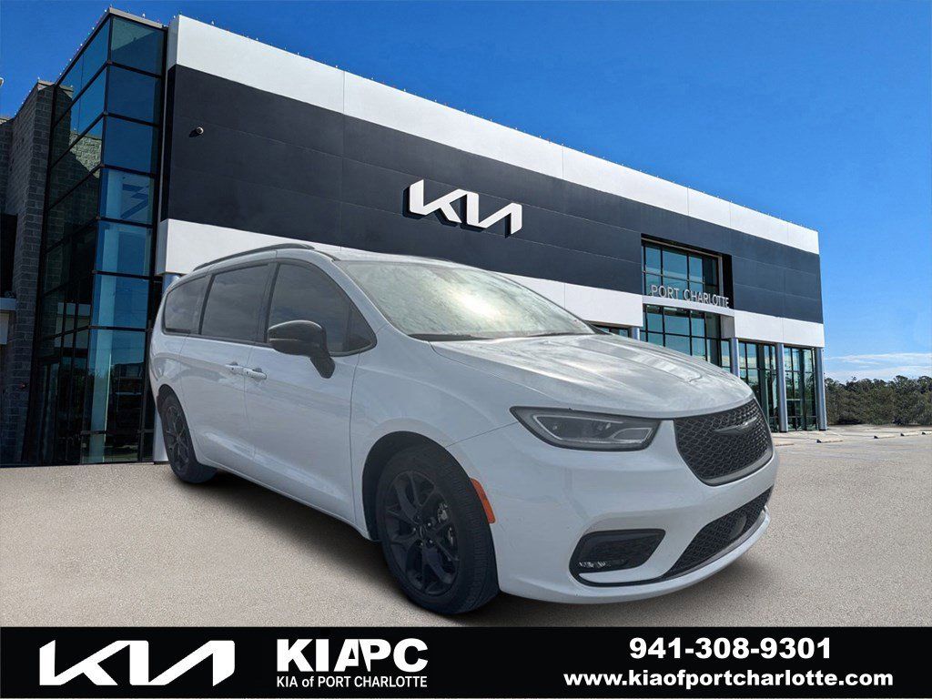 Bright White Clearcoat 2023 Chrysler Pacifica Limited FWD Minivan Front-Wheel Drive 9-Speed Automatic