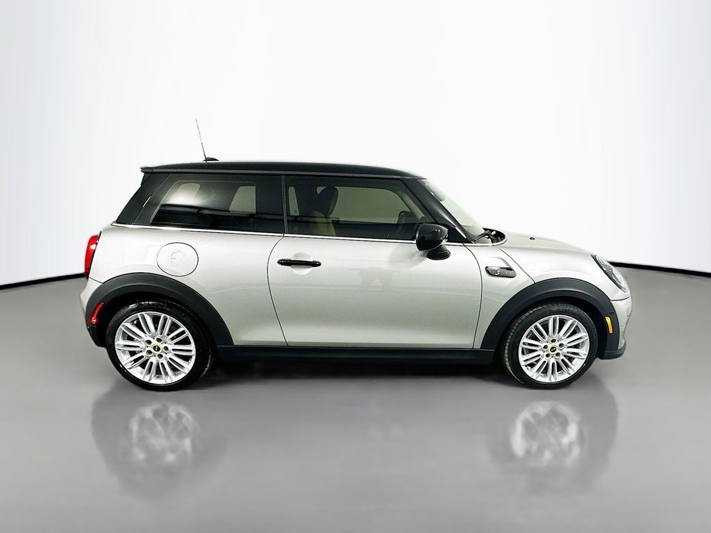 2024 MINI Cooper SE 4