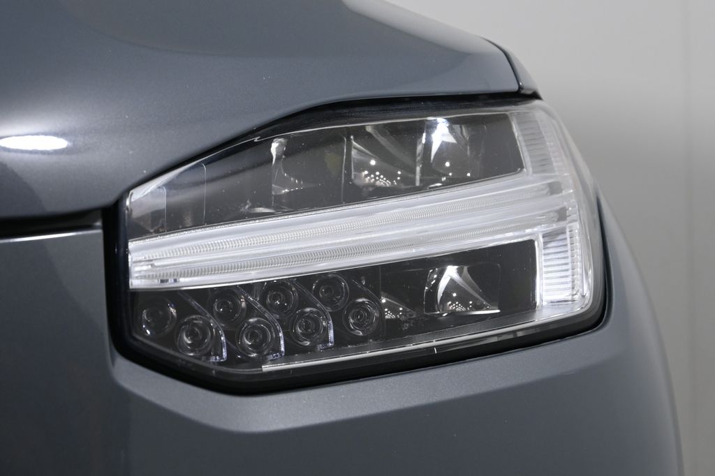 Thumbnail: 2020 Volvo XC90 - 12