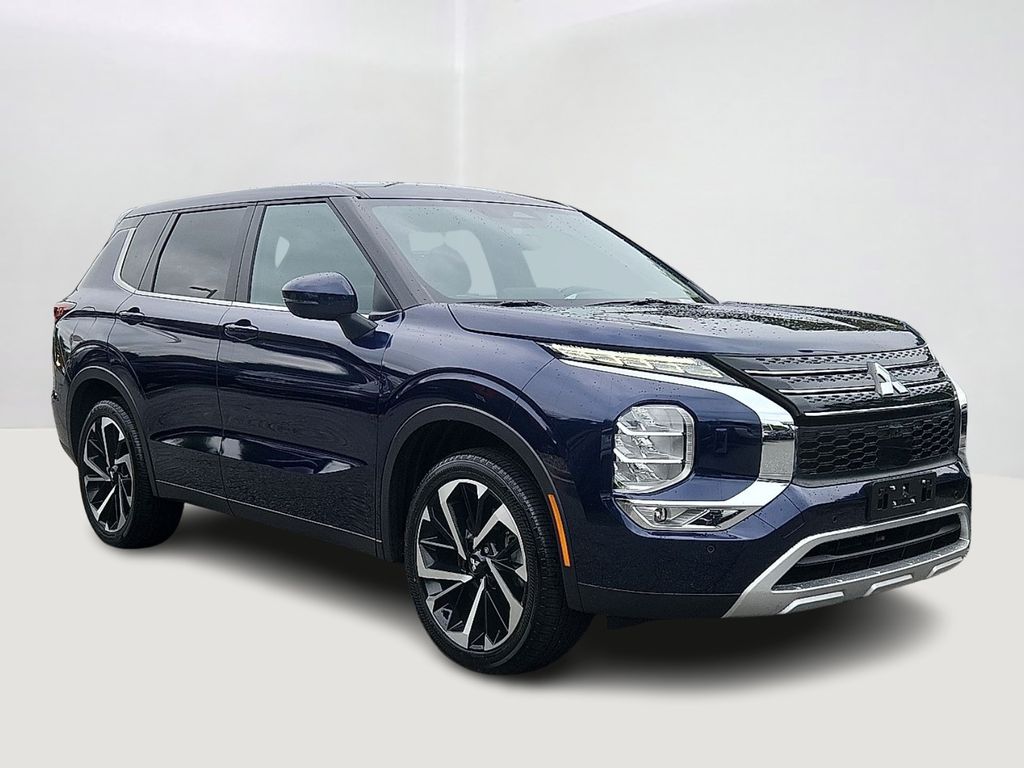 Thumbnail: 2024 Mitsubishi Outlander - 3
