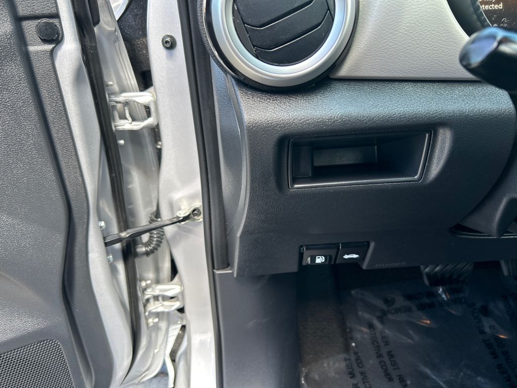 2021 Nissan Versa 1.6 SV 12