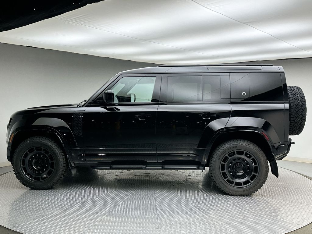 Thumbnail: 2026 Land Rover Defender - 10