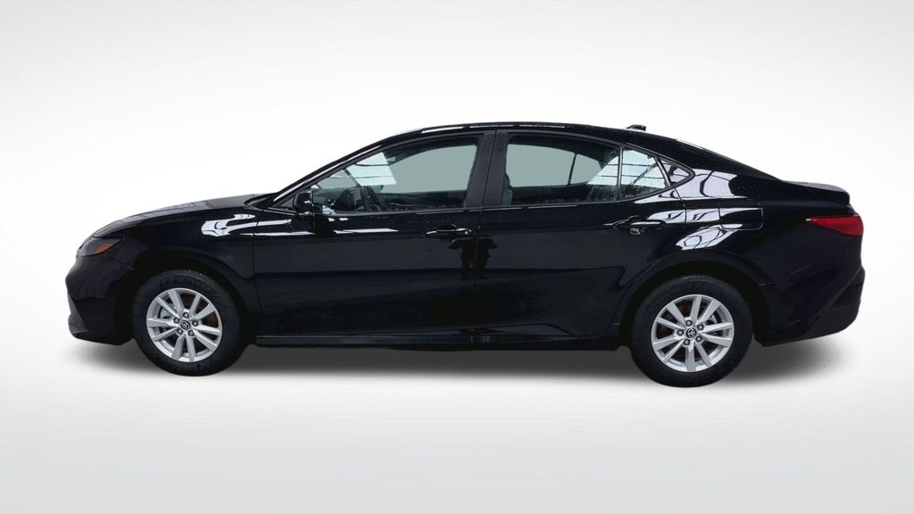2026 Toyota Camry LE - Photo 6