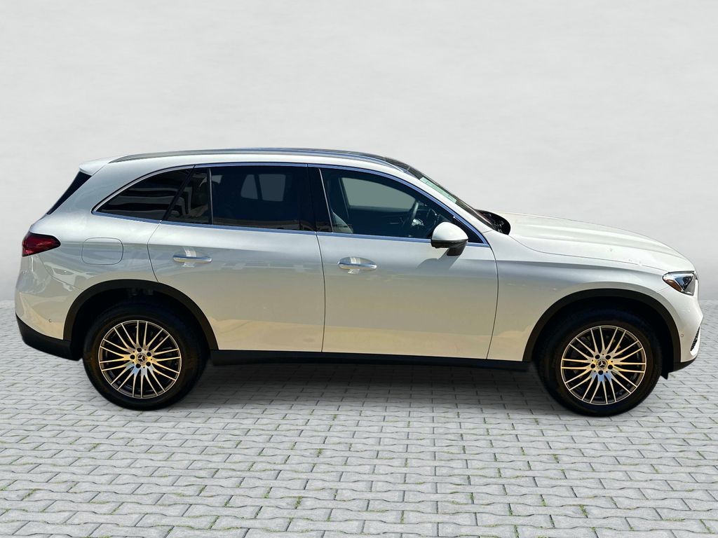 Thumbnail: 2025 Mercedes-Benz GLC - 8